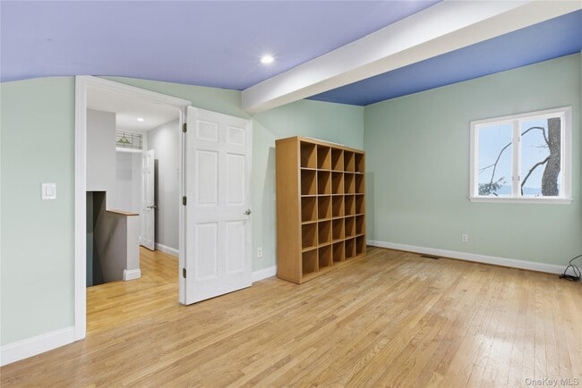 Building Photo - 62 Van Wyck St