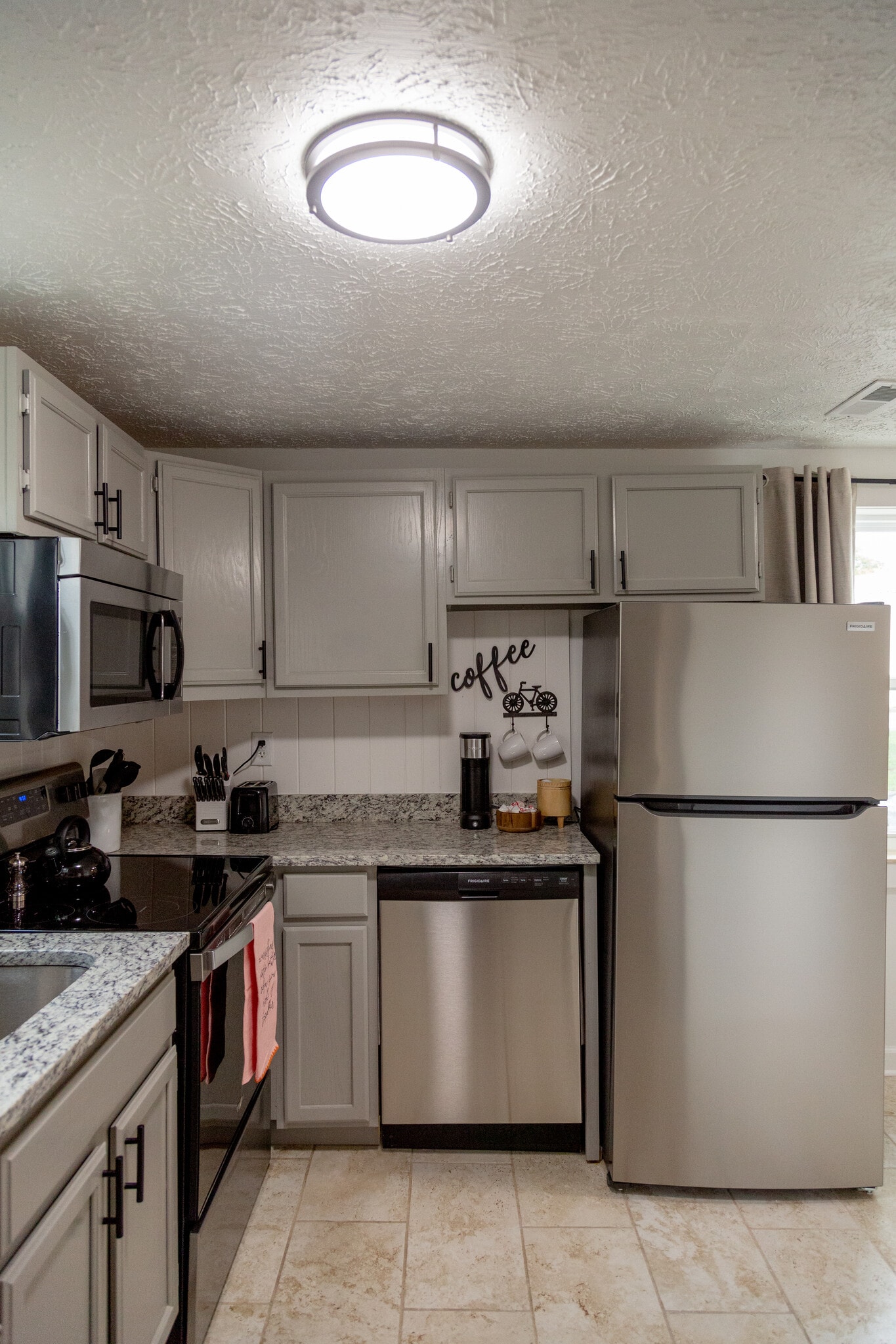 Kitchen/ Dining - 315 Doyle St
