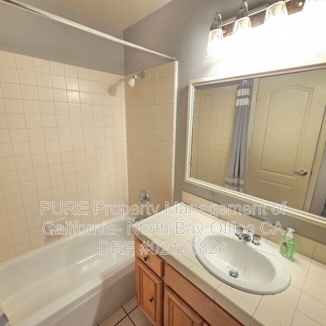 Building Photo - 1853 Sandstone Dr