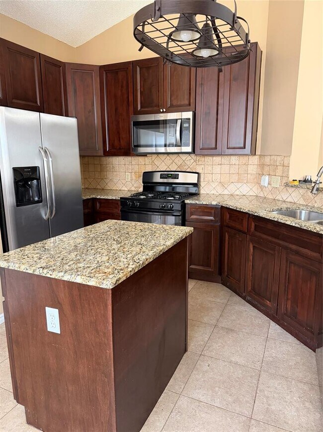 Building Photo - 6303 Weeks Cove