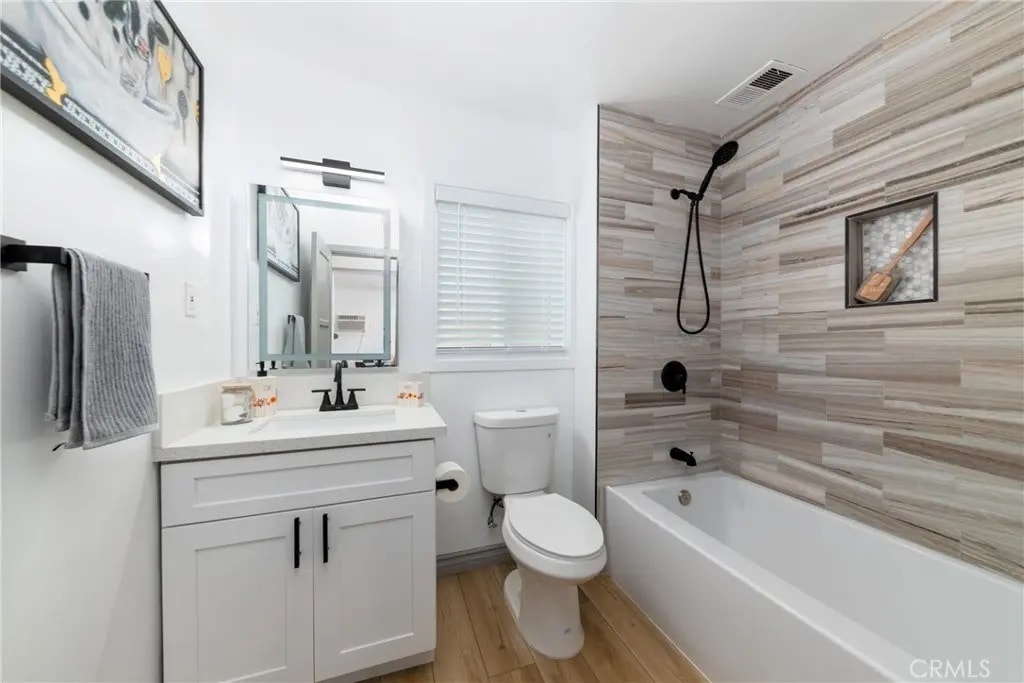 Building Photo - 218 E Hullett St