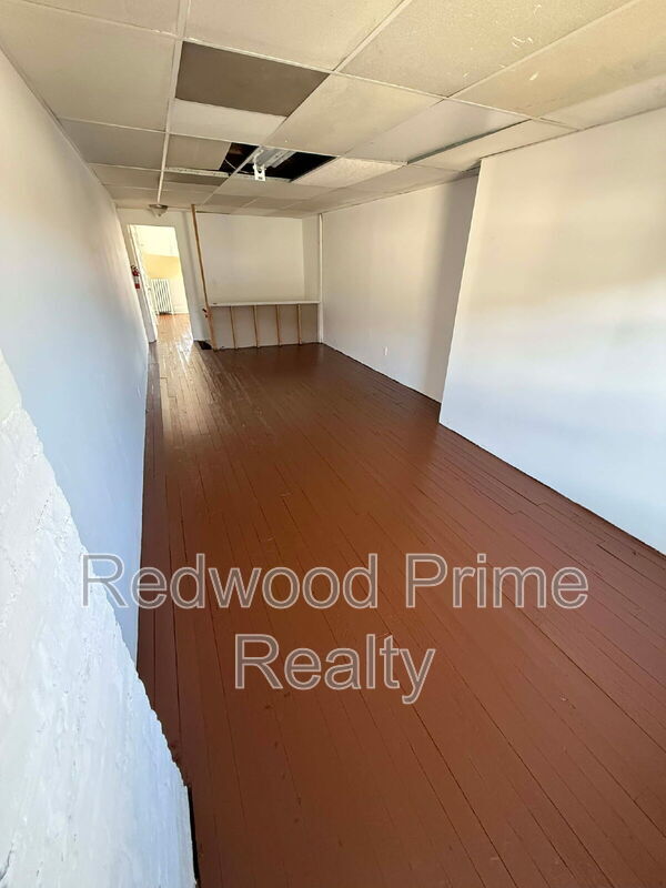 Building Photo - 552 Highland Ave