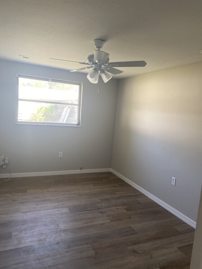 Building Photo - 5306 S Lockwood Ridge Rd