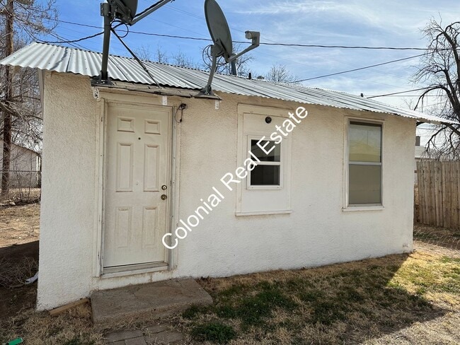 Primary Photo - Cute and efficient studio style house for ...