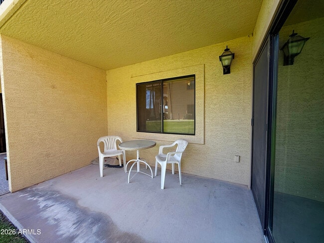 Building Photo - 10330 W Thunderbird Blvd