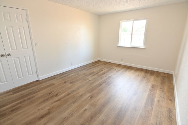 Building Photo - 1227 Spokane Dr