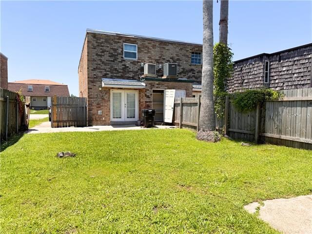 Building Photo - 7021 Yorktown Dr