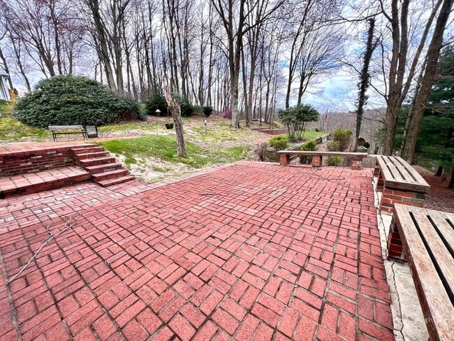 Building Photo - Beautiful Home - 3 Bedroom 2.5 Bathroom - ...