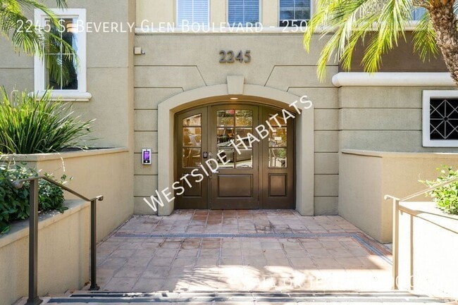 Building Photo - 2245 S Beverly Glen Blvd