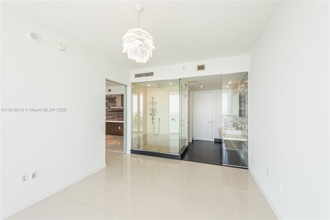 Building Photo - 1100 Biscayne Blvd