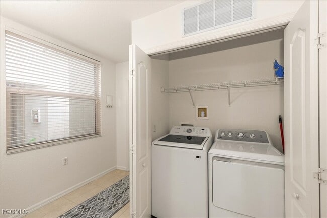 Building Photo - 11960 Champions Green Way