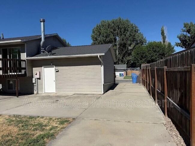 Building Photo - 927 S 1635 W St