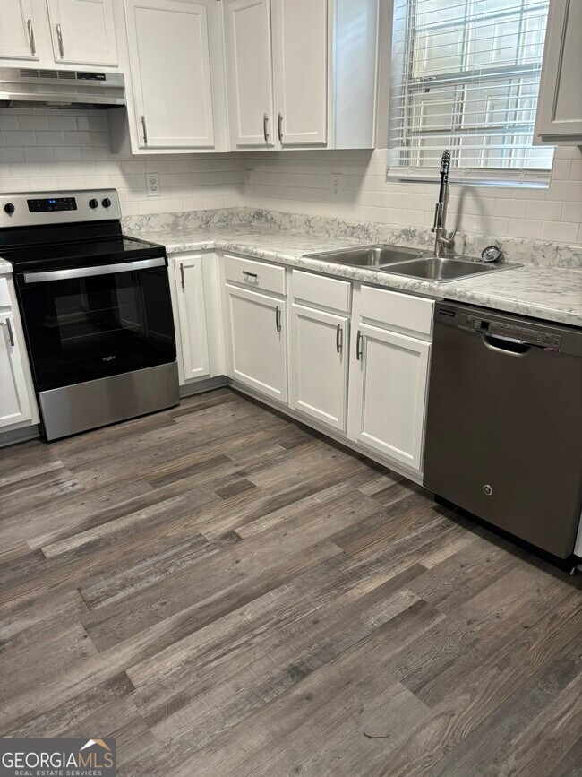 Building Photo - 5739 Windfall Ln