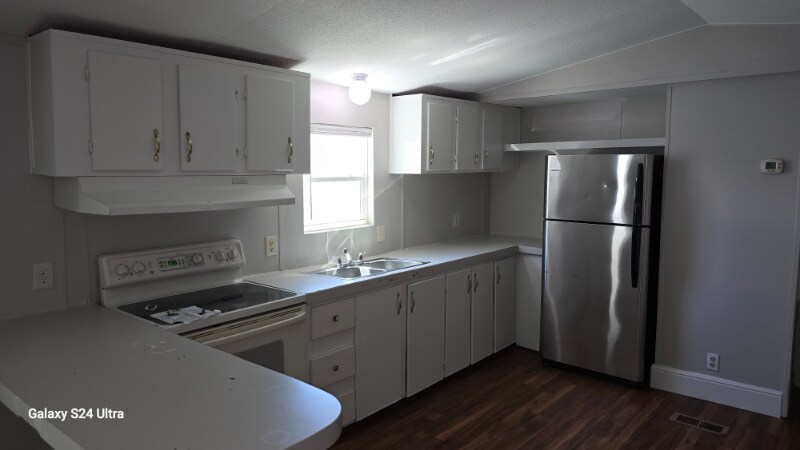 Building Photo - 906 FM247