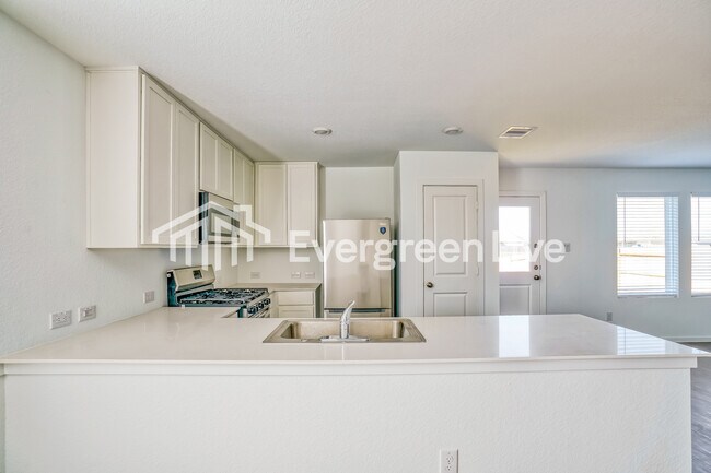 Building Photo - 732 Magnolia Creek Dr