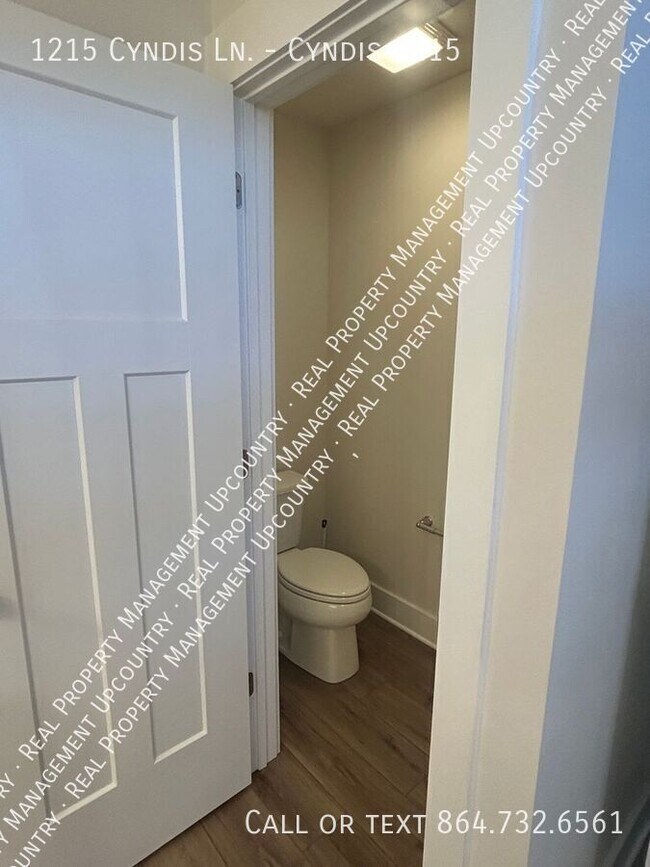 Building Photo - 1215 Cyndis Ln