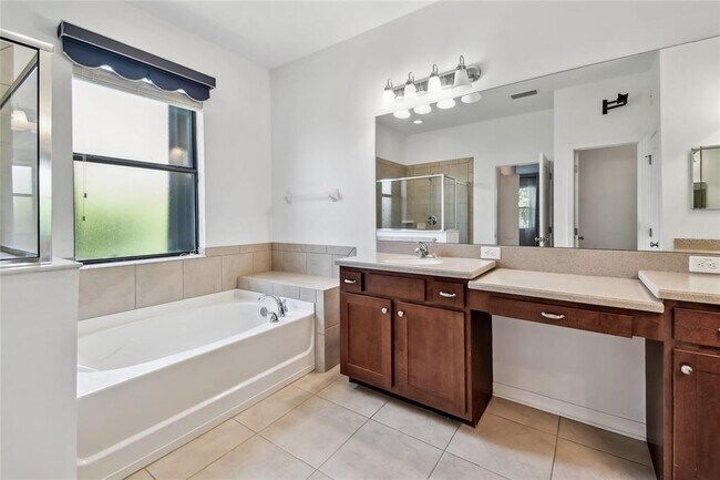 Building Photo - 5303 Moon Shell Dr