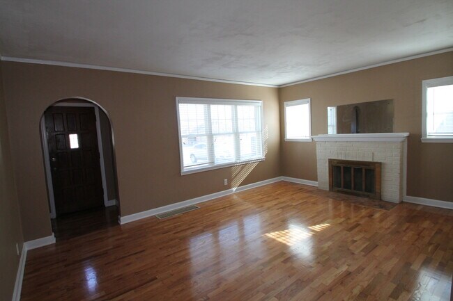 Building Photo - No longer accepting Applications after 10/...