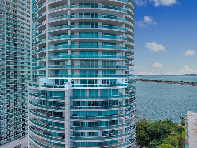 Building Photo - 2127 Brickell Ave
