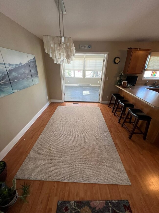 Building Photo - Great family home next door to Edwards Elementary in west Ames-4 bedroom 3 1/2 baths, 2 car garag...