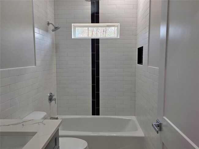 Building Photo - 43 Valley Trail SE