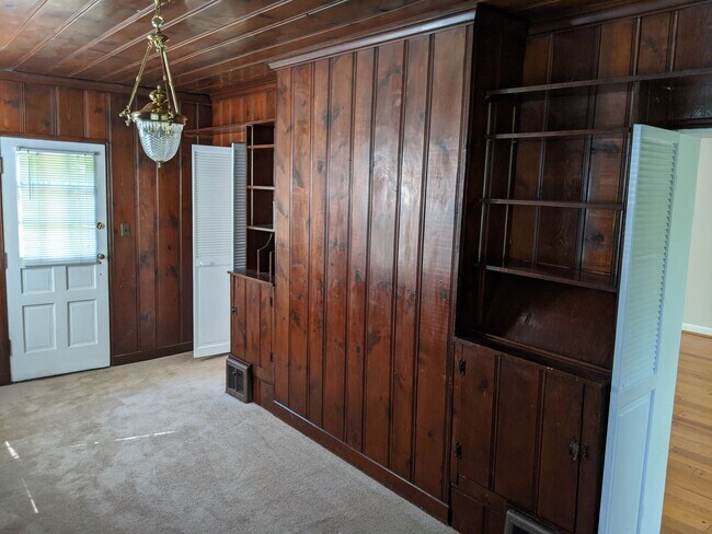 Building Photo - Spacious Home near Downtown Cincinnati