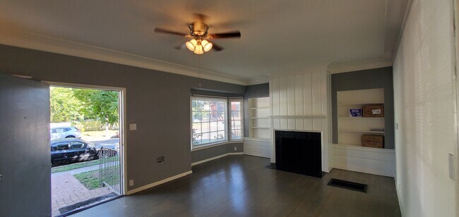 Primary Photo - 2444 W 18th St