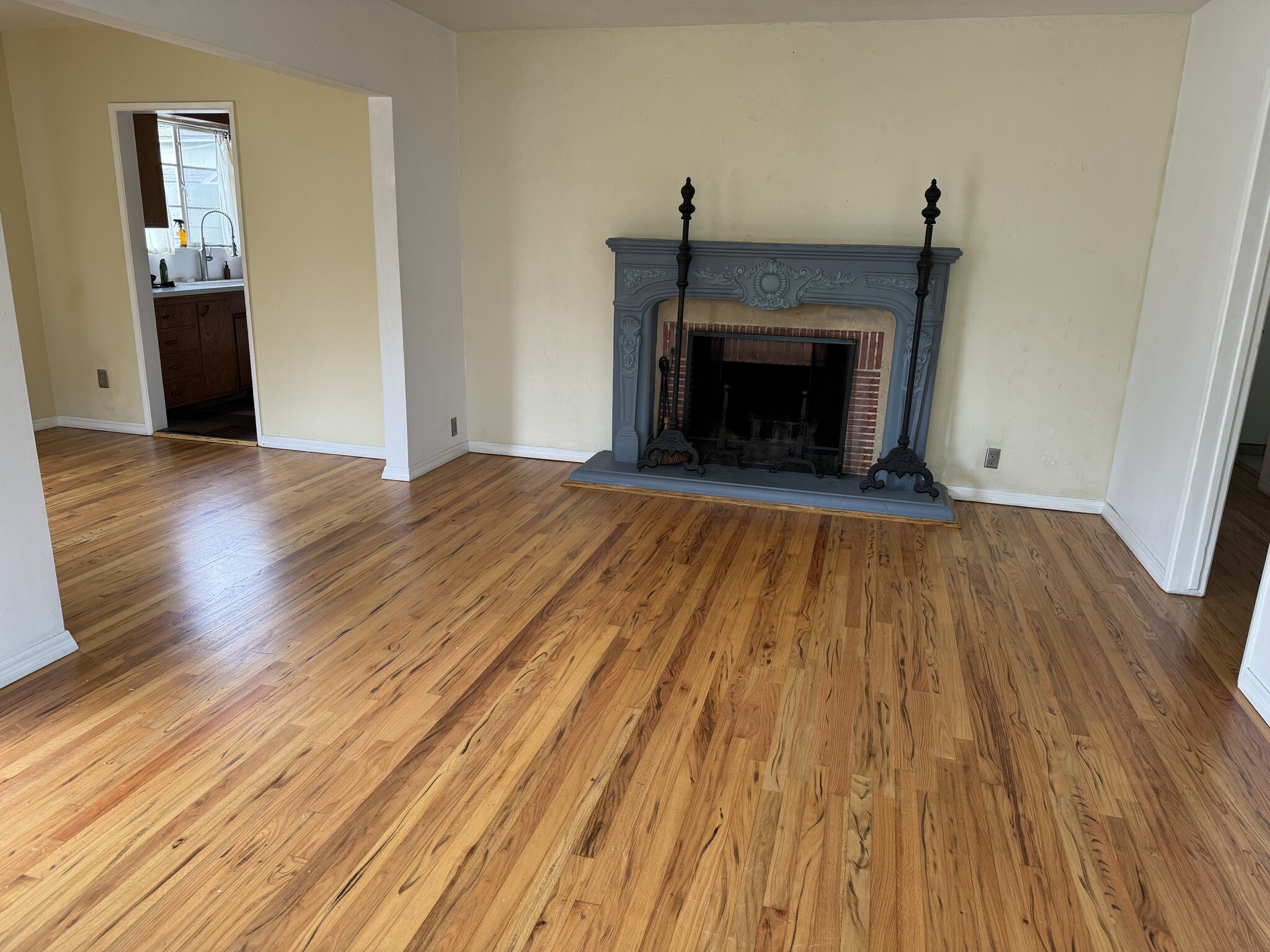 Living room & separate dining room - 3243 Mountain View Ave