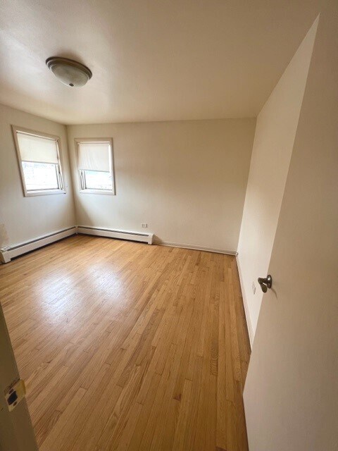 Building Photo - 6744 W Diversey Ave