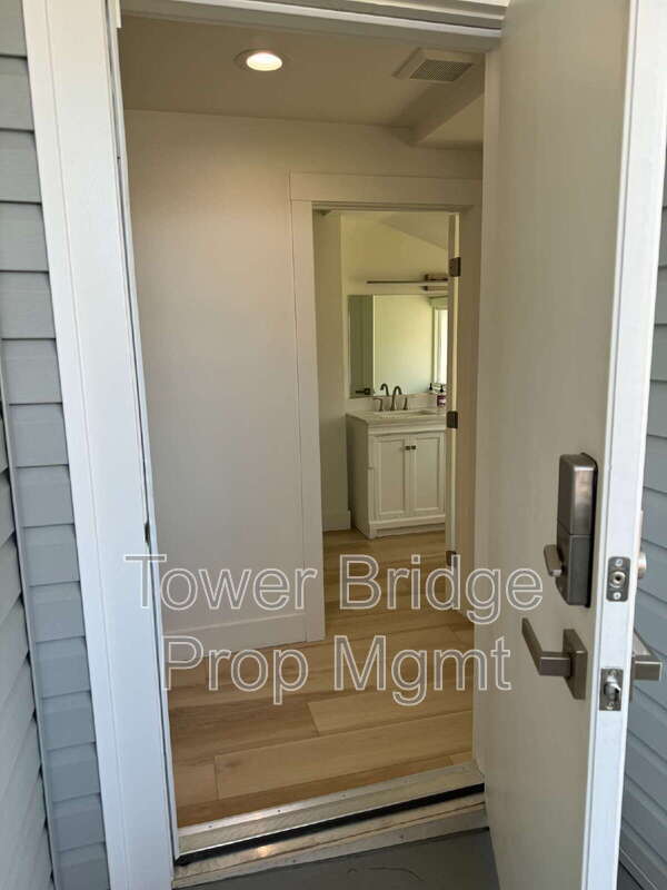 Building Photo - 3897 7th Ave