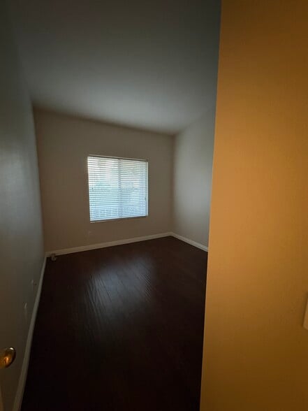 Building Photo - 29957 Oakbridge Dr