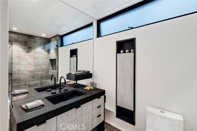 Building Photo - 121 25th St