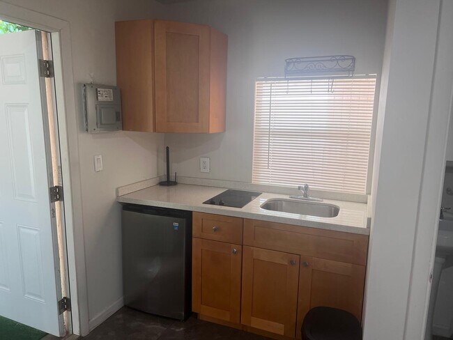 Building Photo - 4100 N 32nd Ct