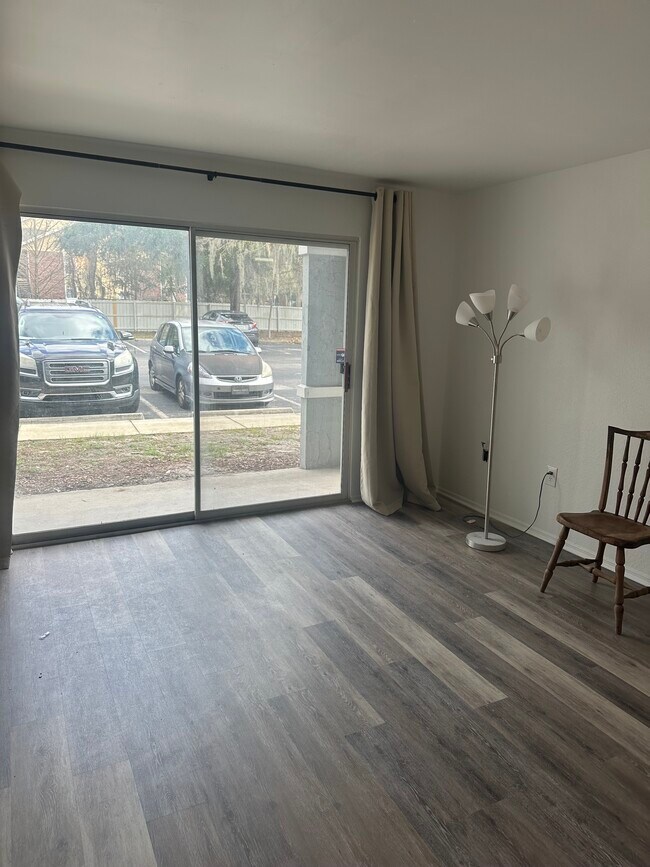 Building Photo - 3705 SW 27th St