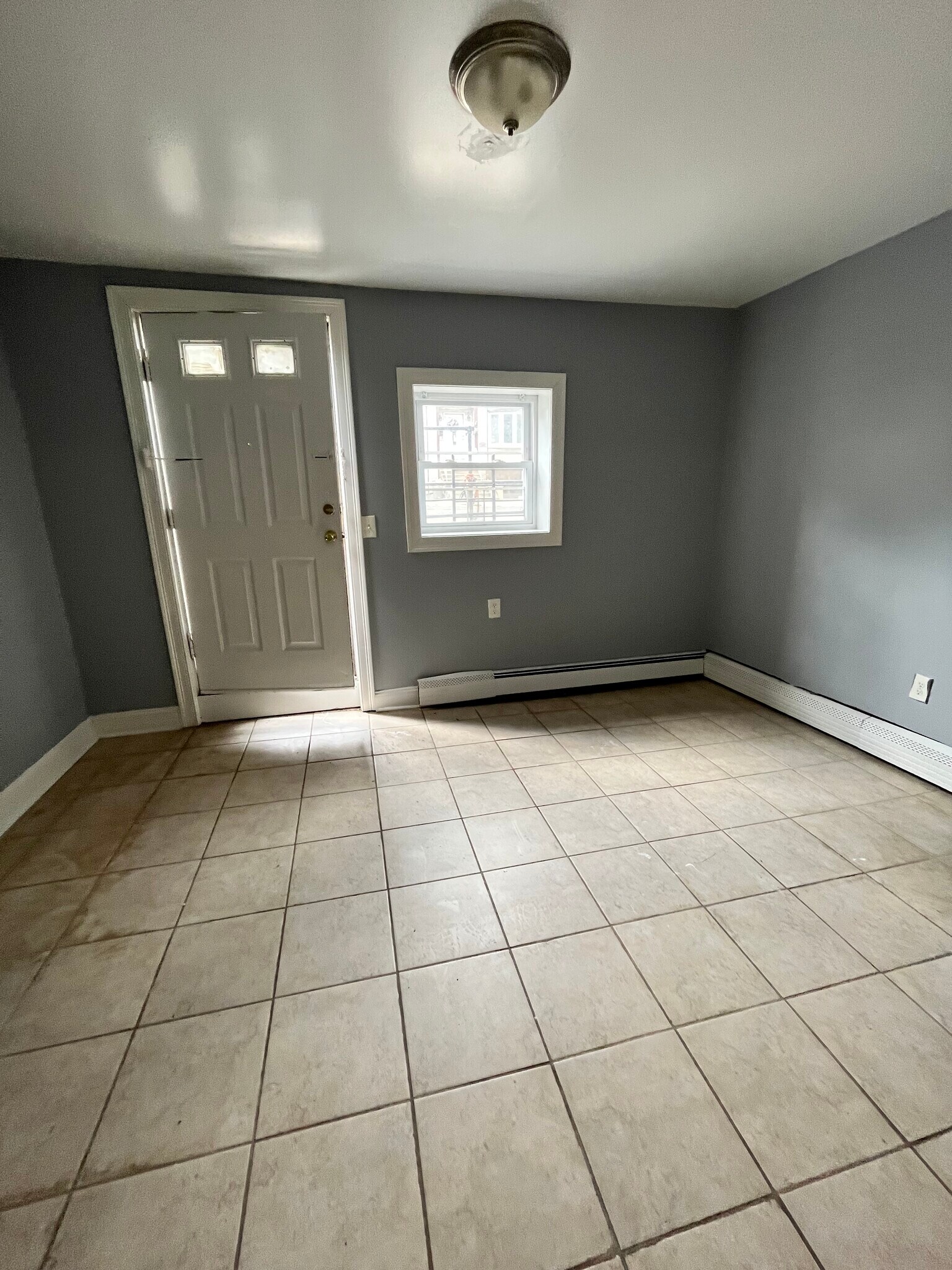 131 W 54th Bsmt - 133 W 54th St