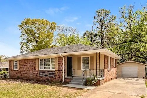 Building Photo - 2121 Cherry Ln