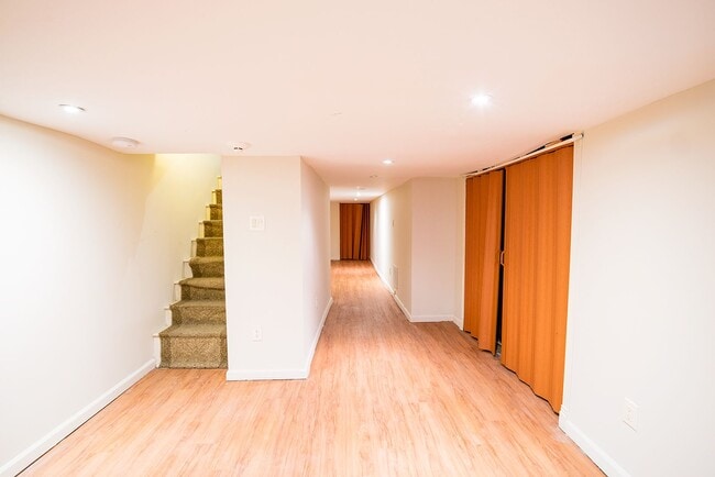Building Photo - Charming Three Bed Point Breeze Townhome