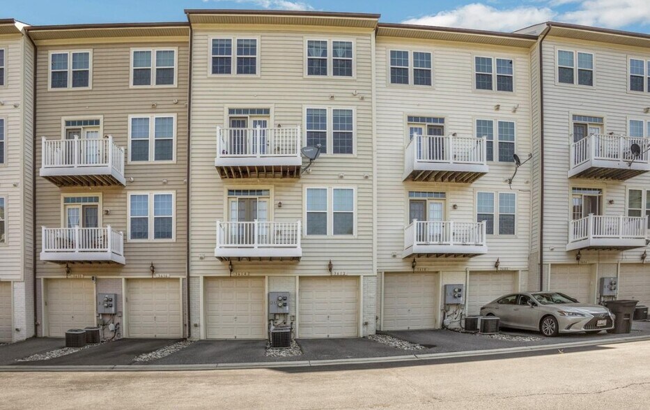 Building Photo - 3612 Spring Hollow Ln