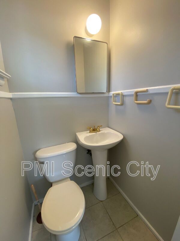Building Photo - 168 Reynolds Dr