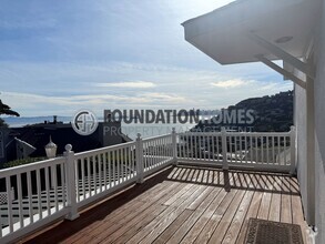 Building Photo - Spectacular Views - Top Floor Duplex - Par...