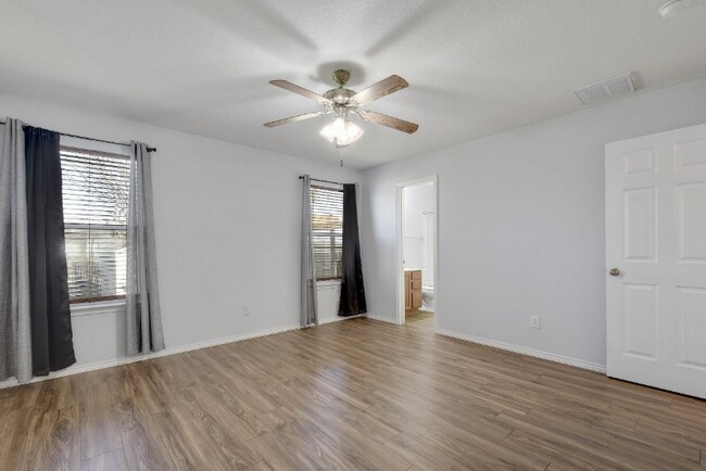 Building Photo - 230 Beech Dr