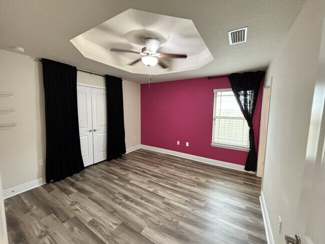 Building Photo - 5143 Carmell Ridge Cir