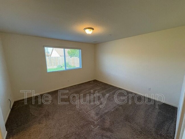 Building Photo - 2134 E Delta Ct