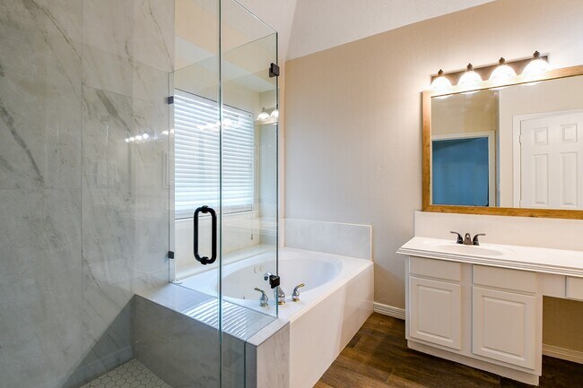 Building Photo - 241 Blue Hill Dr