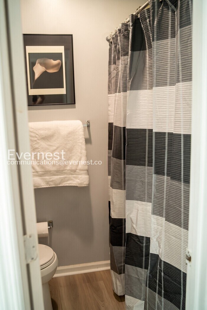 Building Photo - 4809 Brighton Ln