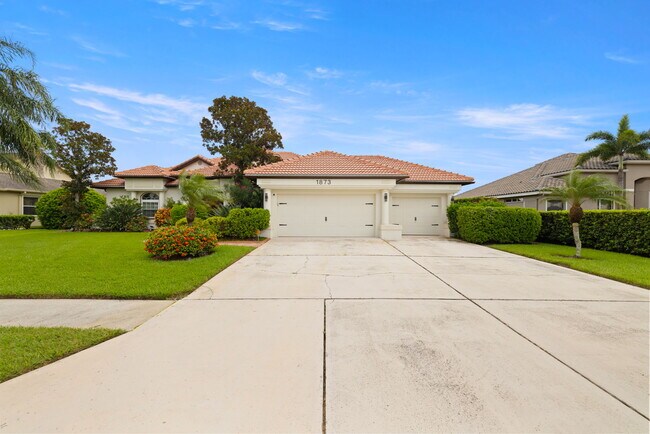 Building Photo - 1873 Lago Vista Blvd