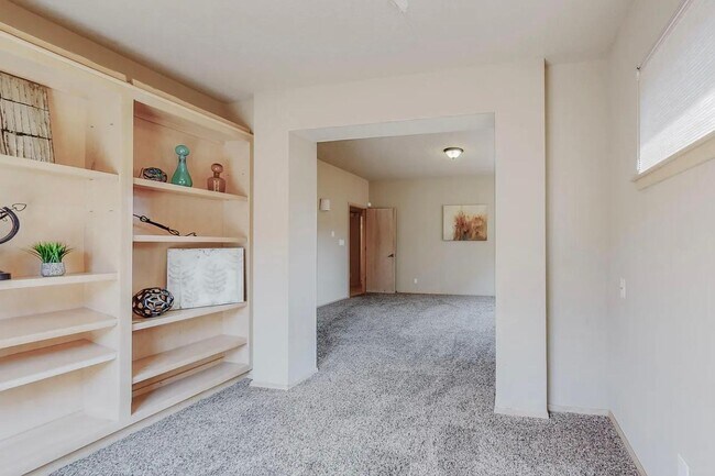 Building Photo - 2411 Tramway Terrace Ct NE