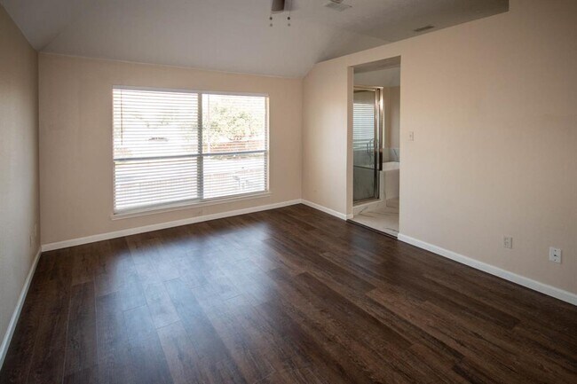 Building Photo - 17414 Big Oaks Grove