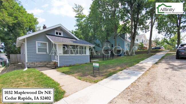 Building Photo - 1032 Maplewood Dr NE