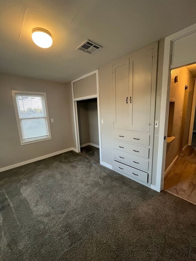 Building Photo - Beautiful upstairs 3 bed 1 bath apartment in Lexington, Ok -